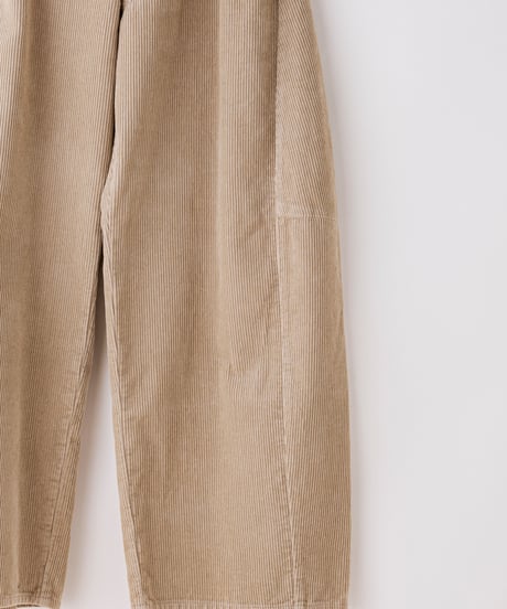 【Lallia Mu 26AW】  2613761 コーデュロイカーブパンツ