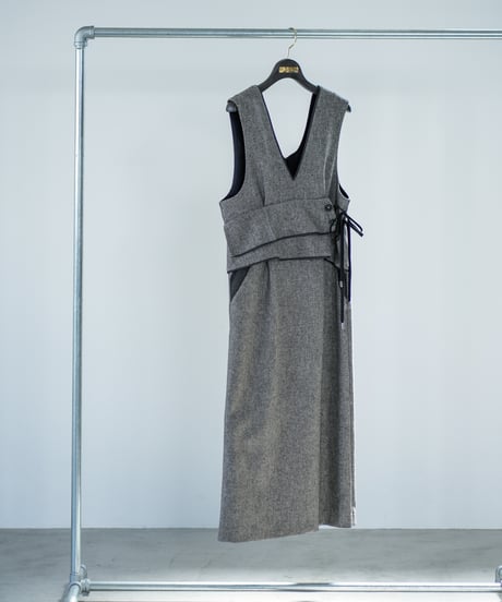 【Lallia Mu 26AW】2614383 ペプラムウエストワンピース