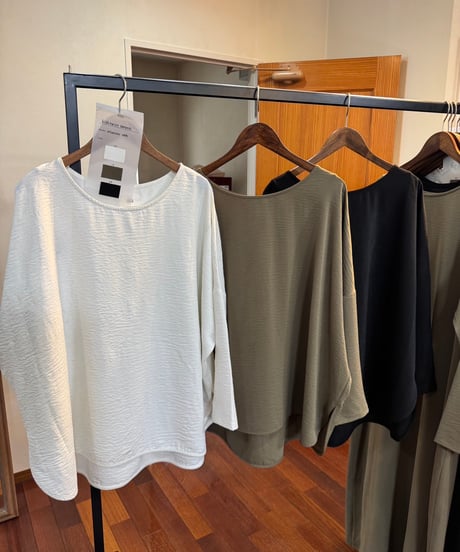 【siro de la bonte 26AW】R643202　hightwist smooth dolman blouse Tshirt