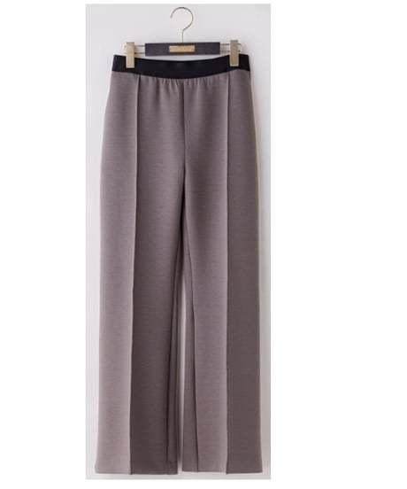 【Lallia Mu 26AW】  2613764スムースポンチフレアパンツ