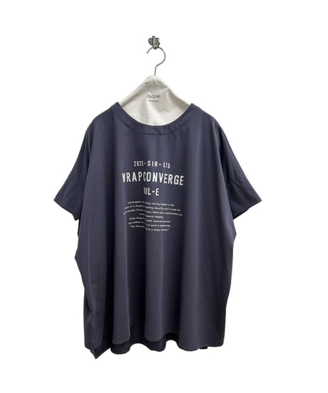 【ayane】  826519 ポンチョ型ロゴTシャツ