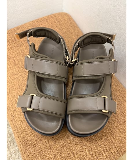 【ATELIER BRUGGE】 26KS-31 ベルクロストラップサンダル