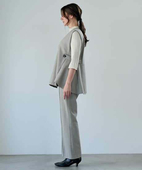 【Lallia Mu 26AW】2614780 ピンタックフレアパンツ