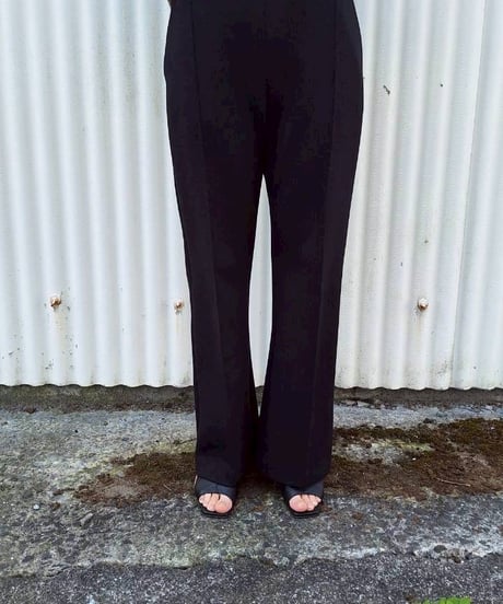 【Lallia Mu 26AW】  2613764スムースポンチフレアパンツ
