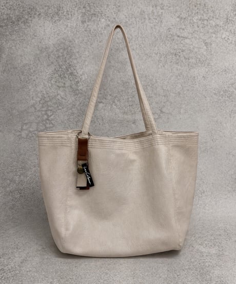 【charmaer 26AW】256760 フェイクレザートートバッグ（チャームとセット販売）