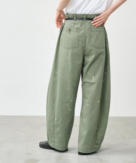 【KHA:KI】 MIL26HPT3251 (BEIGE) PAINT OVAL WIDE TROUSERS