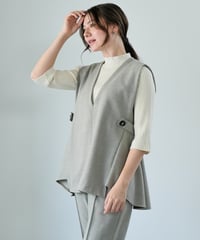 【Lallia Mu 26AW】2614690 Vカットストレッチベスト