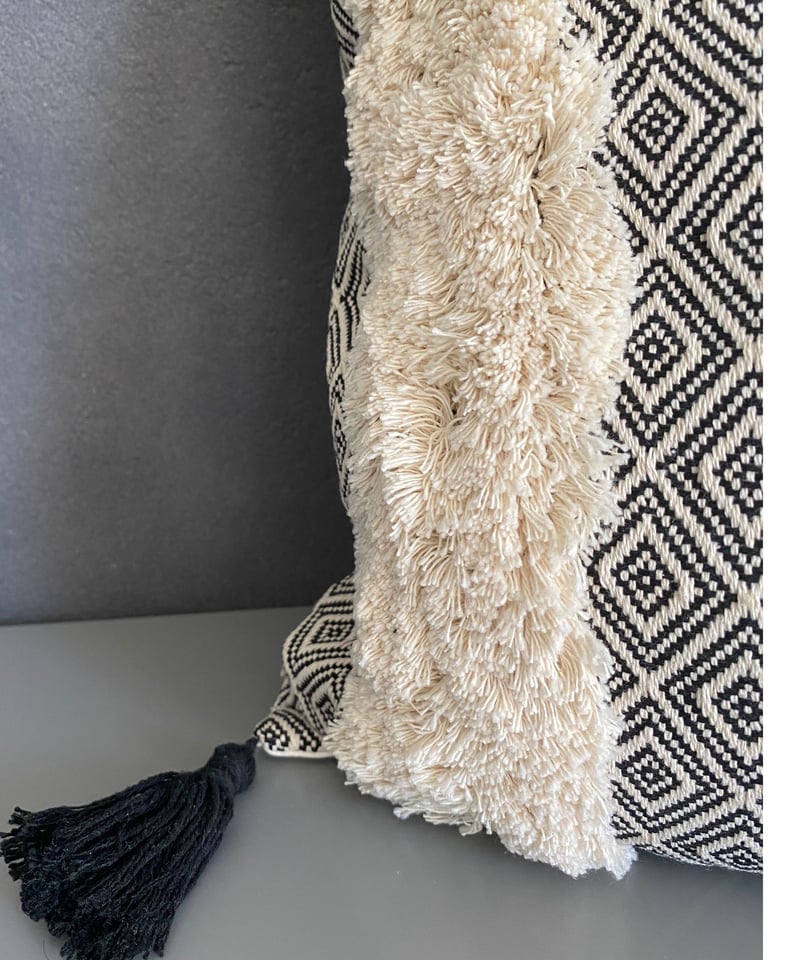 210系  ⭐️ 6枚セット ⭐︎ 白い 花柄 クッションカバー 水彩画風 210系 ⭐️ 6枚セット ⭐︎ 白い 花柄 クッションカバー 水彩画