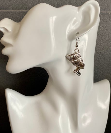 ピアス【 シルバー × ネフェルティティ 】金具交換可能 イヤリング  エジプト アクセサリー オリエタル  雑貨 かわいい プレゼント