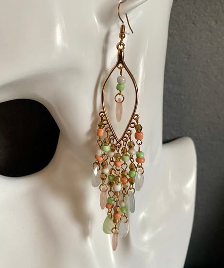 ピアス【ロング パステルグリーン系】金具交換可能 イヤリング オリエンタル  アクセサリー ピアス  ビーズ イヤリング 雑貨 インテリア