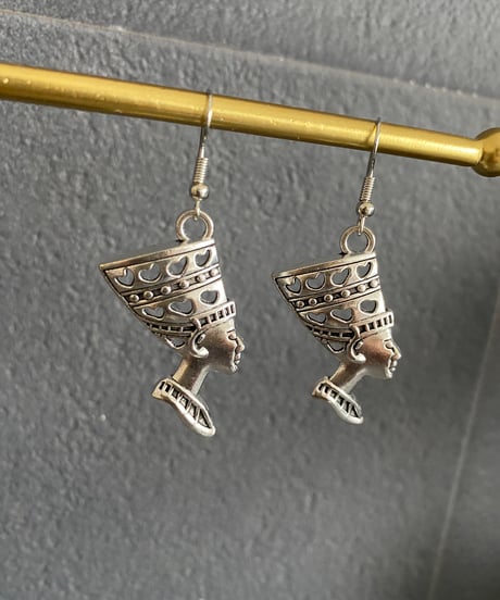 ピアス【 シルバー × ネフェルティティ 】金具交換可能 イヤリング  エジプト アクセサリー オリエタル  雑貨 かわいい プレゼント