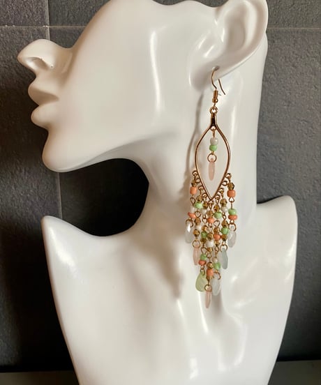 ピアス【ロング パステルグリーン系】金具交換可能 イヤリング オリエンタル  アクセサリー ピアス  ビーズ イヤリング 雑貨 インテリア