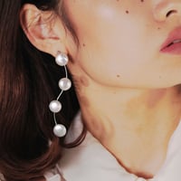 marble pearl earring