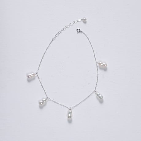 snowman pearl station necklace