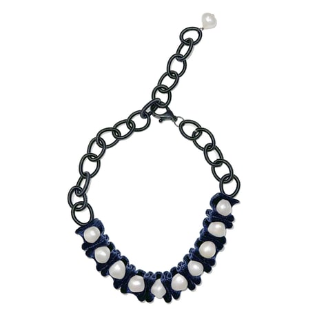 Pearl velvet necklace