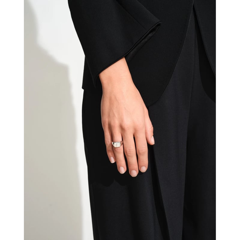 TOM WOOD Kay Ring White MOP | MAROON TOM WOOD Kay Ring White MOP | MAROON