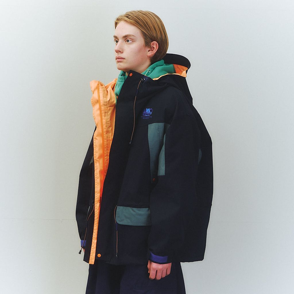 is-ness THM MANASLU SHELL JACKET | MAROON