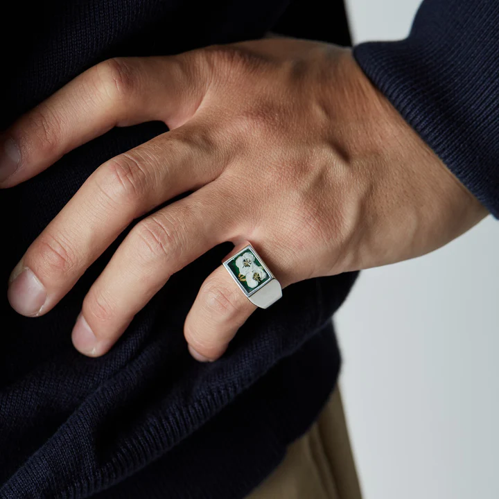 XOLO JEWELRY Signet Ring with Green Flower | MA XOLO JEWELRY Signet Ring with Green Flower | MA