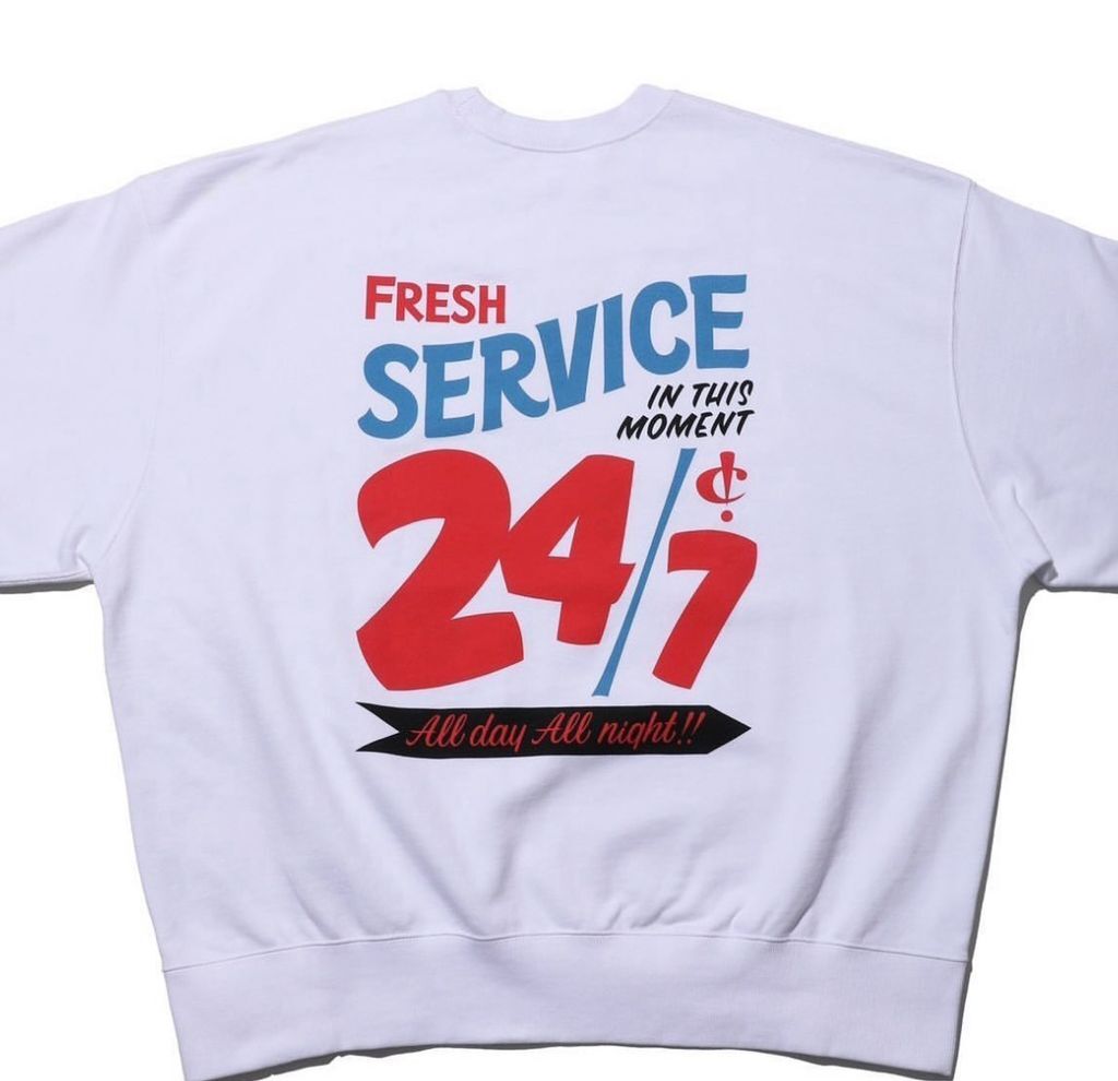 トップス FreshService CORPORATE PRINTED SWEAT FreshService CORPORATE PRINTED CREW NECK SWEAT