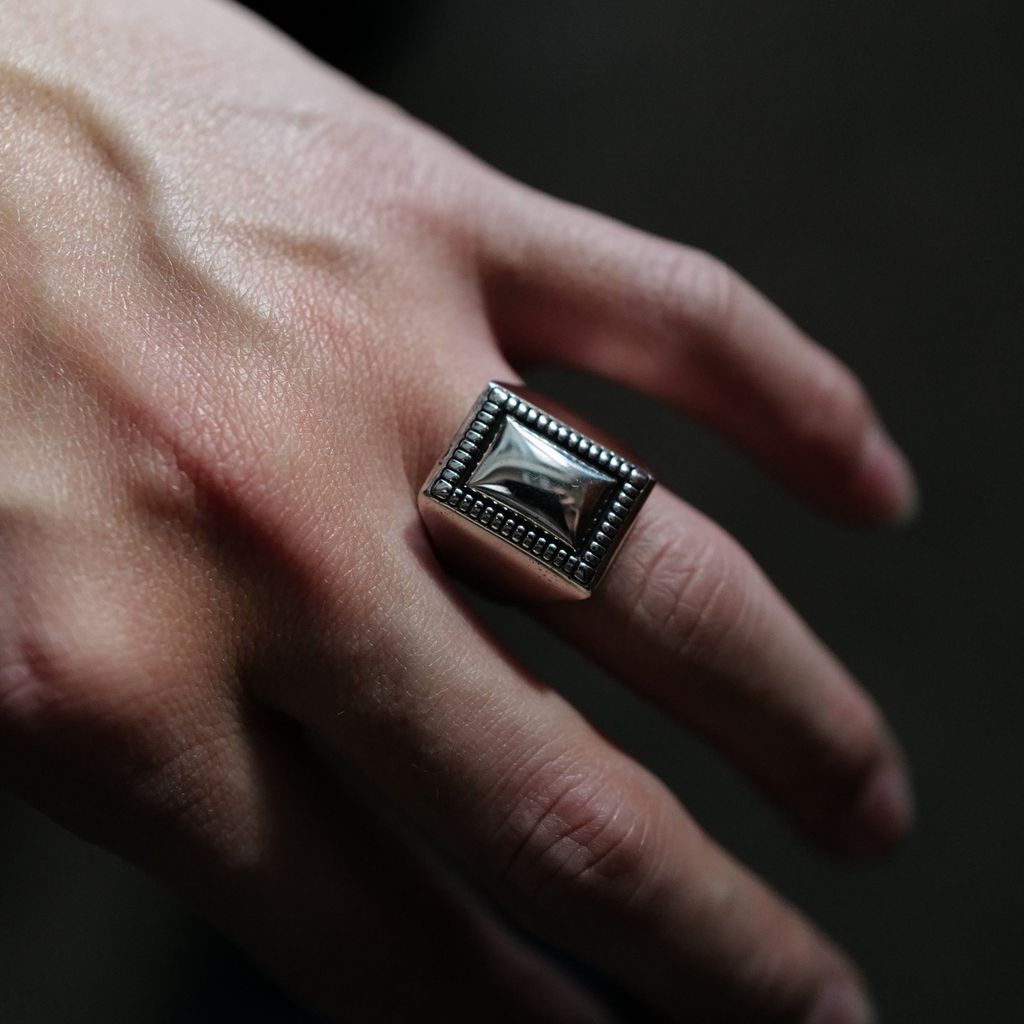 XOLO JEWELRY Square Mirror Ring | MAROON