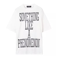 PHENOMENON / P+M SOMETHING LIKE A PHENOMENON TEE