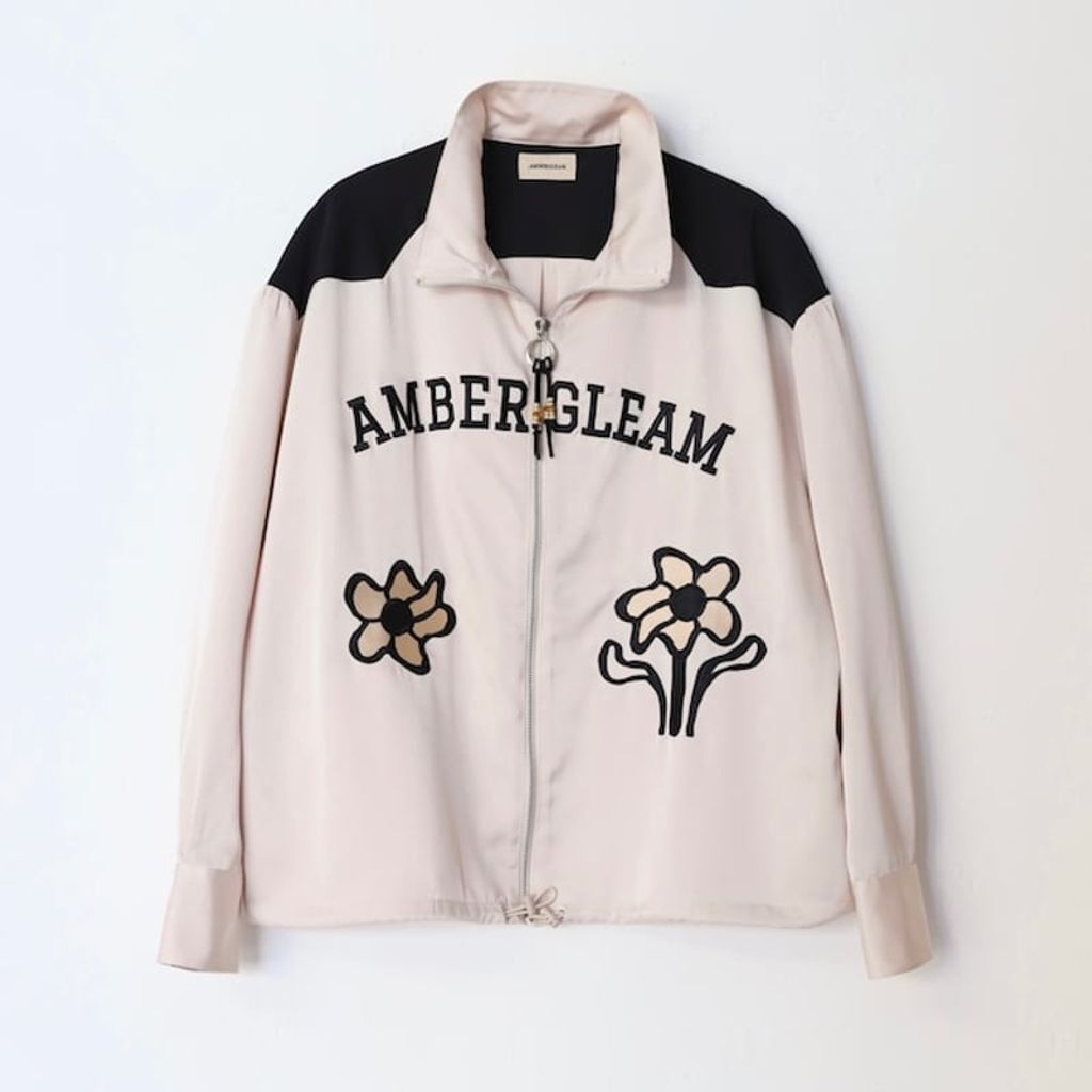 AMBERGLEAM 刺繍サテンブルゾンブラック