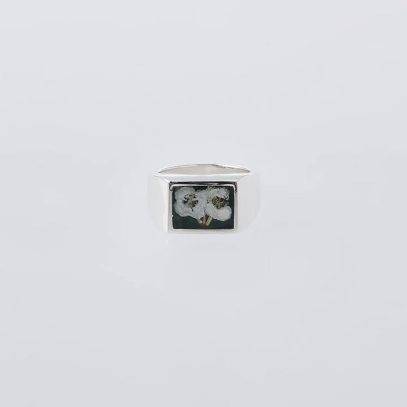 XOLO JEWELRY Signet Ring with Green Flower | MA XOLO JEWELRY Signet Ring with Green Flower | MA