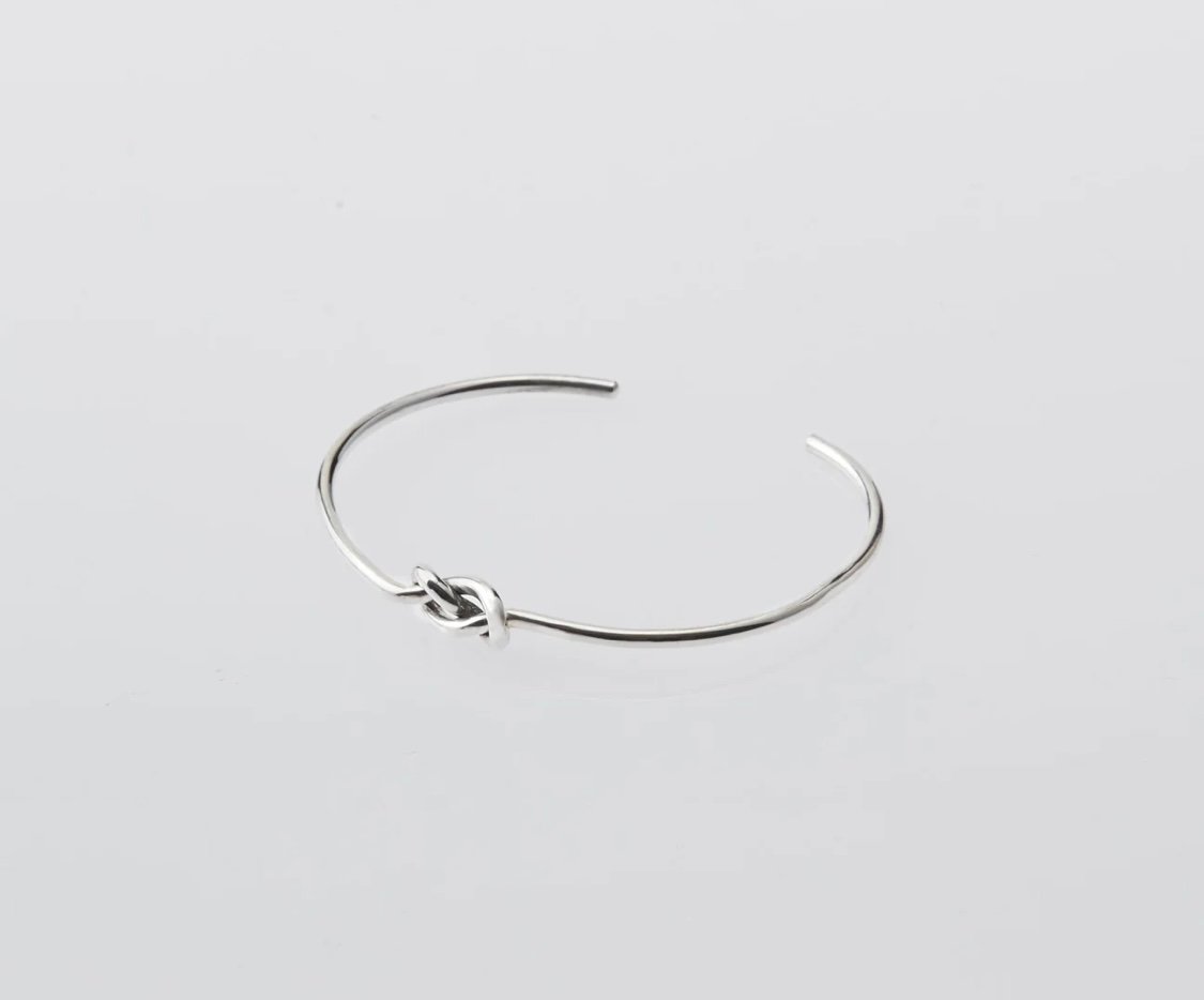 XOLO JEWELRY Knot Bangle -Single- | MAROON