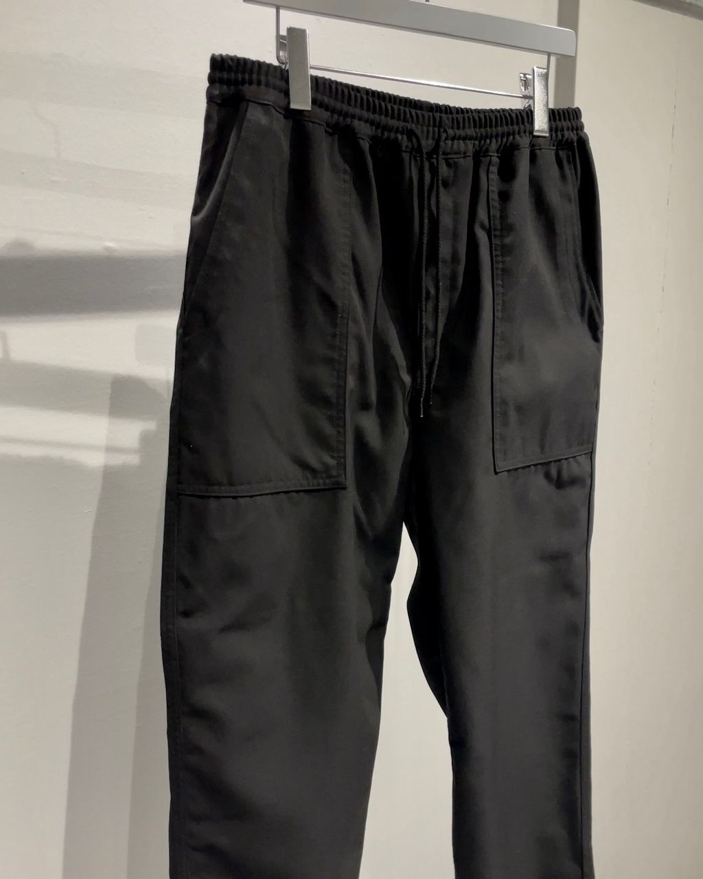 COMME des GARCONS HOMME エステルギャバ イージーパンツ BLACK | COMME des GARCONS HOMME エステルギャバ イージーパンツ BLACK |