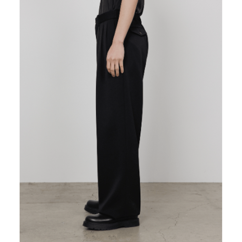 予約商品】MARKAWARE TRIPLE PLEATED WIDE TROUSERS |