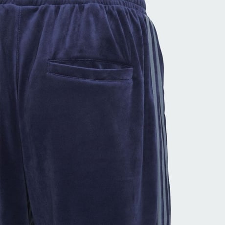 adidas Originals ベロア トラックパンツ