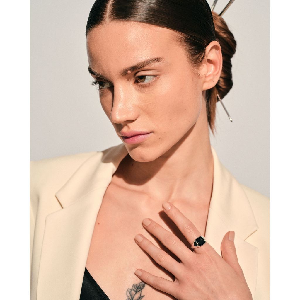 TOM WOOD Kay Ring Polished Onyx | MAROON