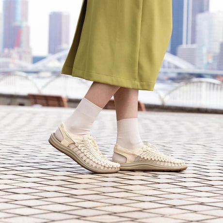 KEEN ウィメンズユニーク(White Cap/Cornstalk)