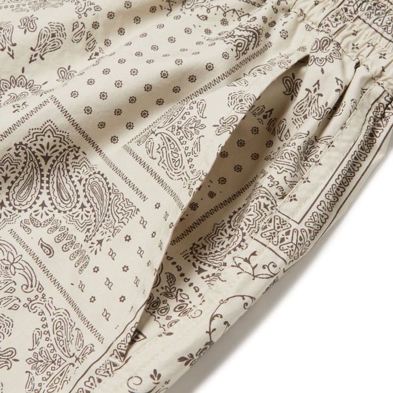 新品 NEWERA ウーブン ショートパンツ Floral Paisley NEWERA】ウーブン ショートパンツ Floral Paisley ブラック