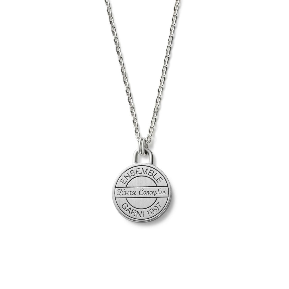 GARNI Engrave Coin Pendant - S | MAROON