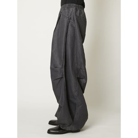 TAAKK TUCKED BALLOON DENIM