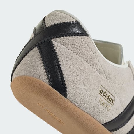 adidas Originals TOKYO（Off White / Core Black / Gold Metallic）
