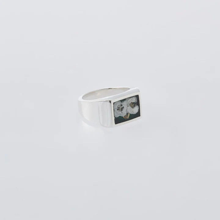XOLO JEWELRY Signet Ring with Green Flower | MA