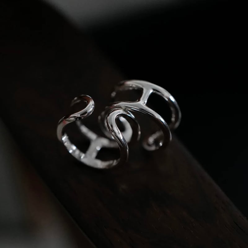 XOLO JEWELRY H Ring | MAROON