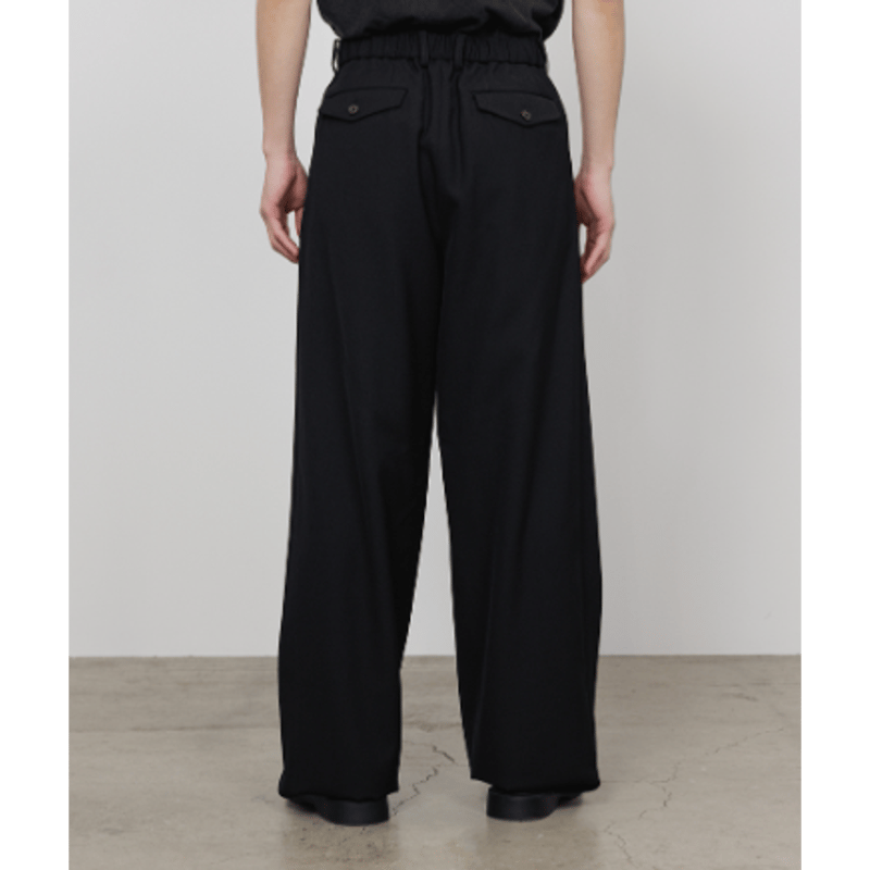 予約商品】MARKAWARE TRIPLE PLEATED WIDE TROUSERS |