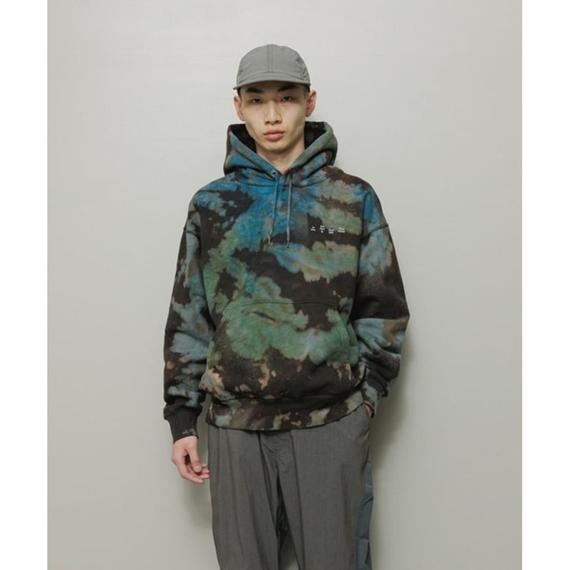 予約商品】BAL LOGO TIE DYE HOODIE by YUKBAL | MAROON