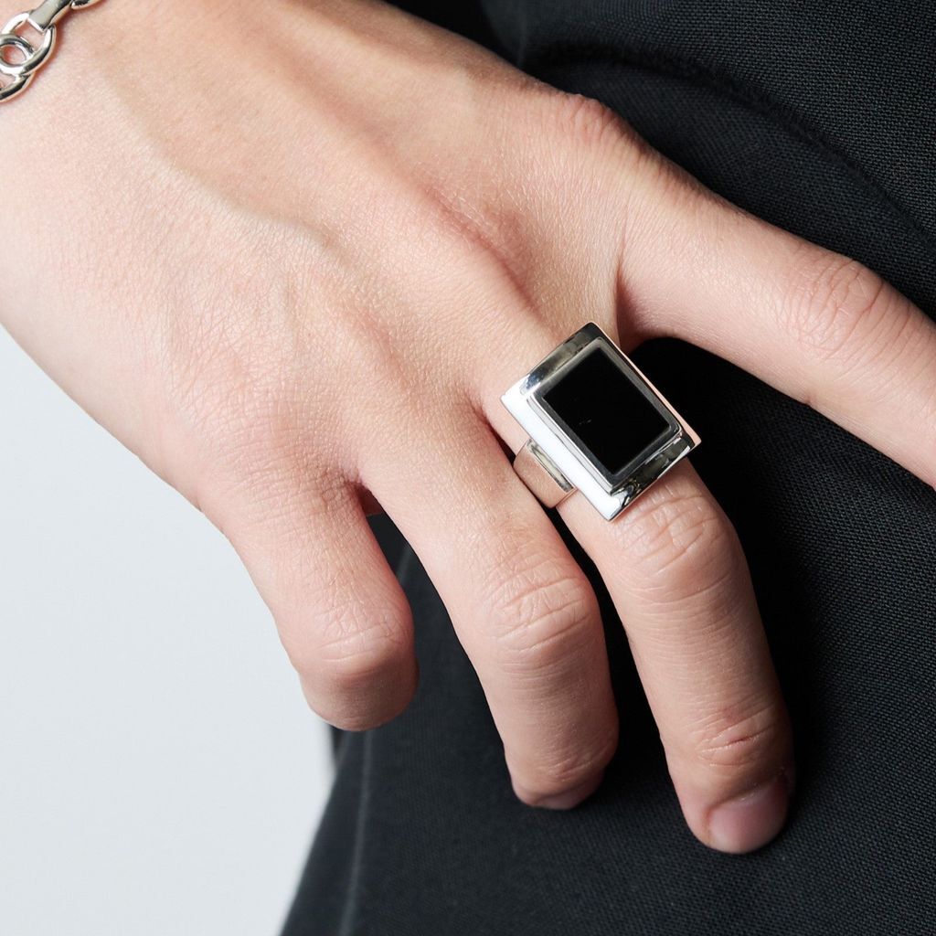 XOLO JEWELRY リング / Amulet Ring with Onyx Amulet Ring with Onyx – XOLO JEWELRY