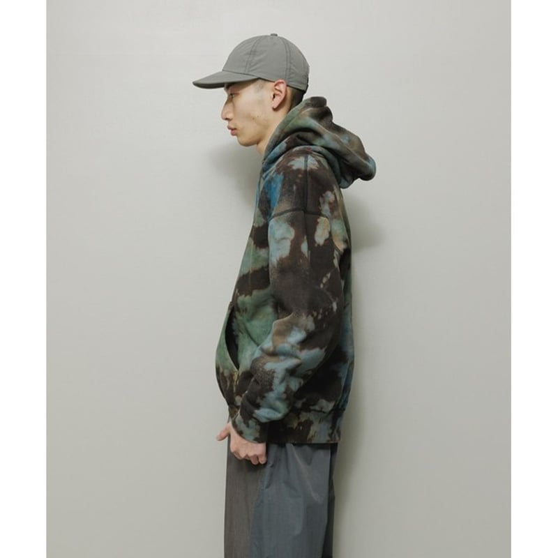 予約商品】BAL LOGO TIE DYE HOODIE by YUKBAL | MAROON