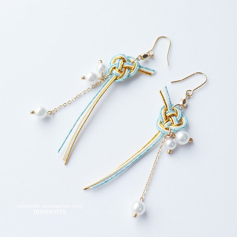和モダン パール水引ピアス 青 | moments