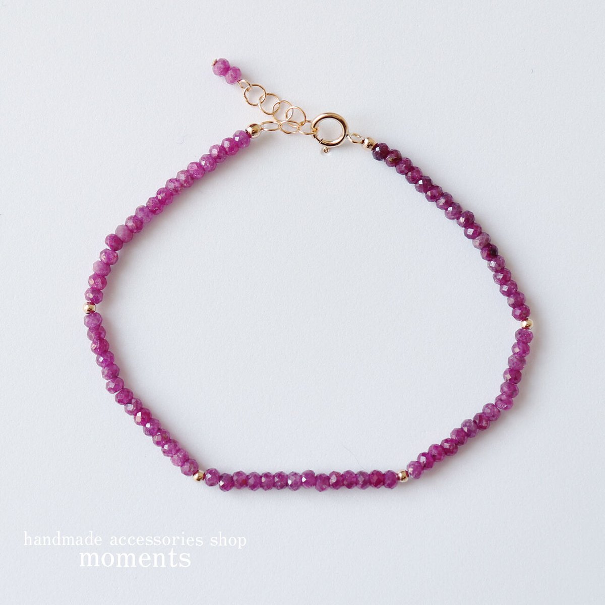 14kgf 天然石ルビーのシンプルかわいい華奢ブレスレット | moments