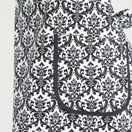 cajilence apron　ダマスク　柄大き目　ブラック