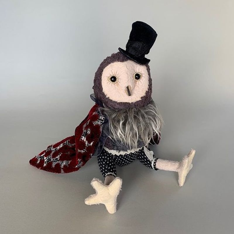 フクロウ紳士（ぬいぐるみ）制作：ami大久保美江 | 心しか泊まれ