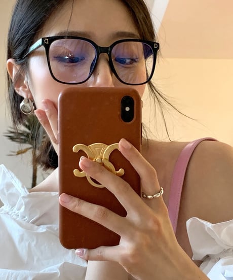 "D" glasses