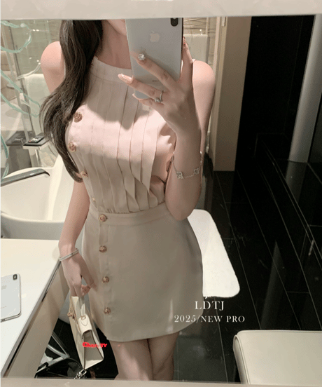 Elegant Pleats OP