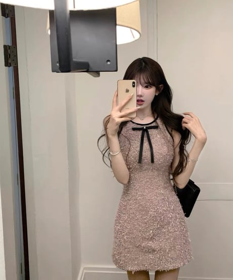 Feminine Contrast Dress